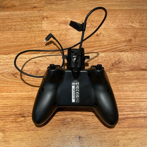 Rotor Riot (RR1852) Controller for Apple iOS7 or later devices - Black - Picture 4 of 10